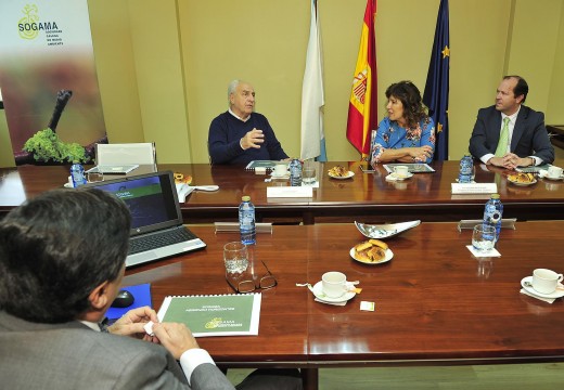 Beatriz Mato explica ao ministro de Transporte e Obras Públicas de Uruguai o modelo de xestión de residuos de Sogama